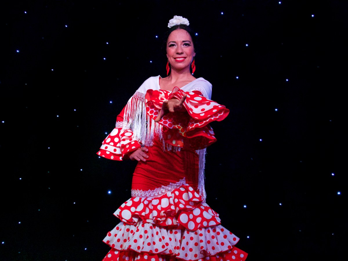 How to throw a Spanish Theme Christmas Party