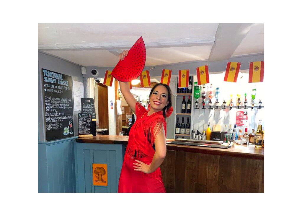 Flamenco dancer Lucia Schweigert Spanish theme pub night