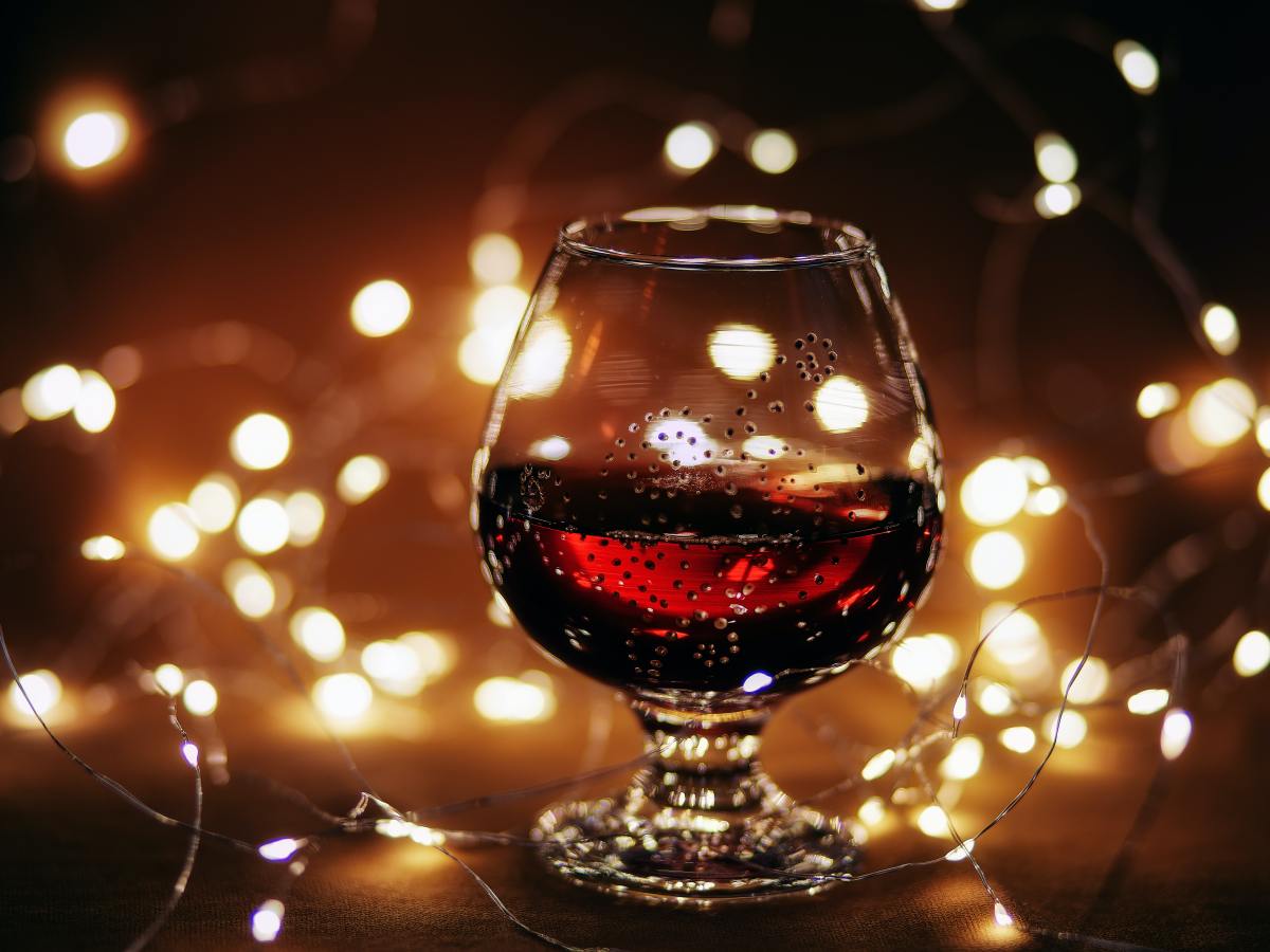 Hosting a Spanish dinner party in 7 simple steps