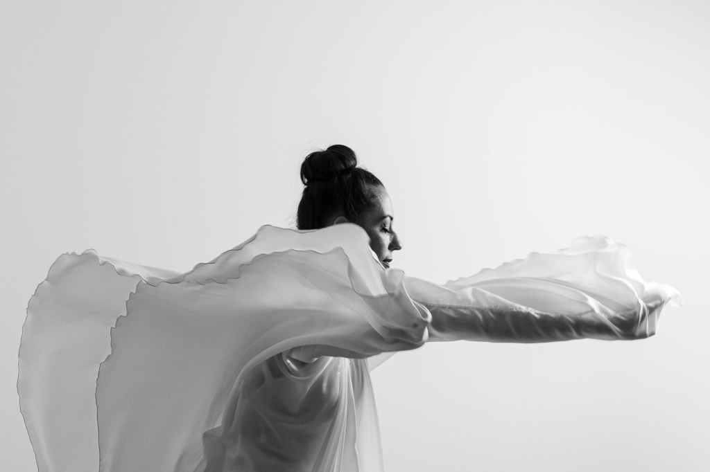 Lucia Schweigert Loie Fuller inspired dance performance Photo: Liz Gorman
